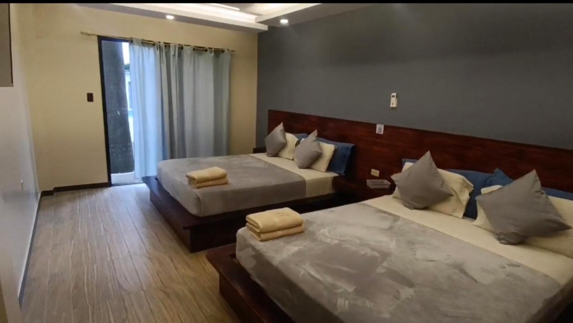 Hotel Berlin International ปูแอร์โตโลเปซ ภายนอก รูปภาพ