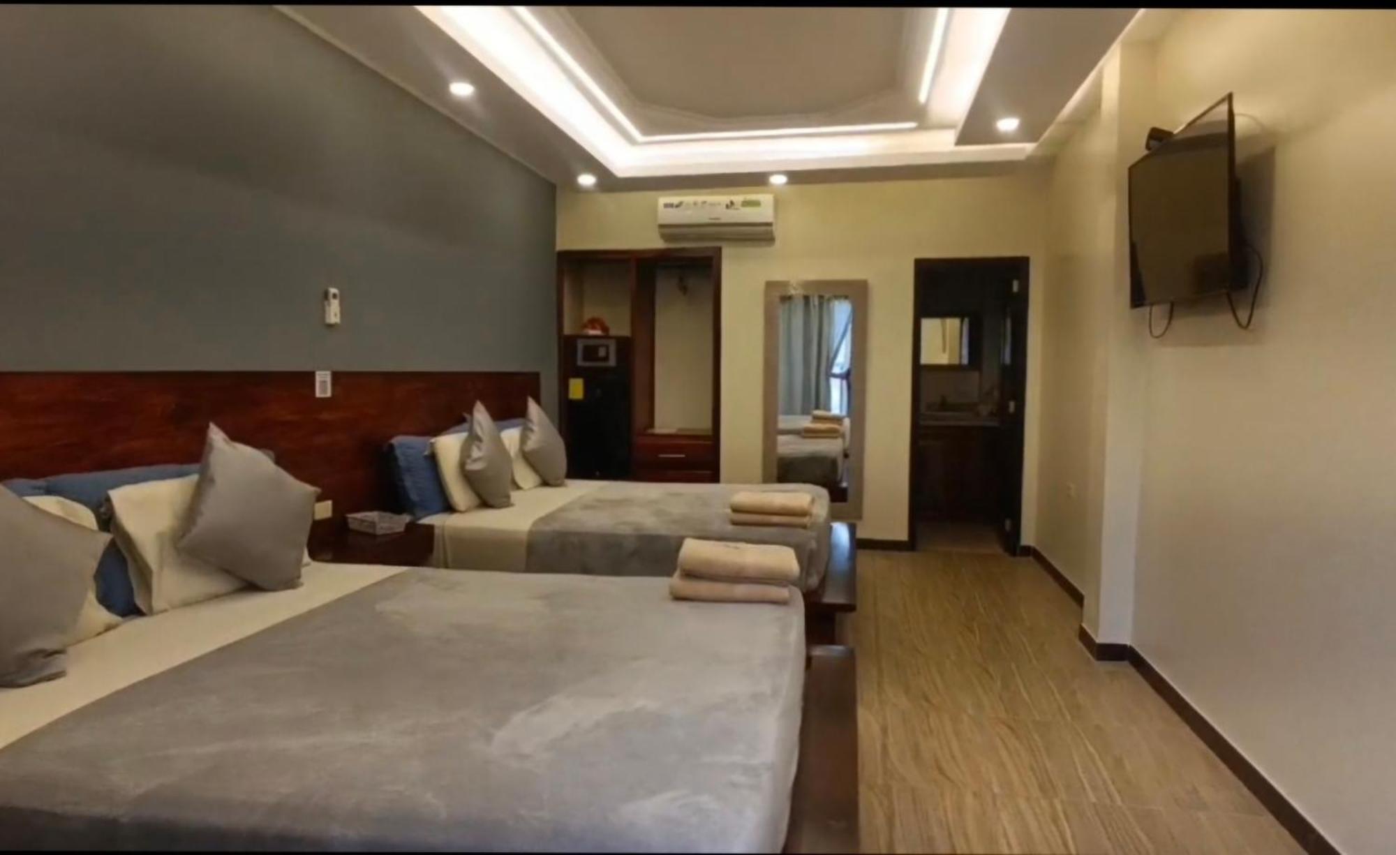 Hotel Berlin International ปูแอร์โตโลเปซ ภายนอก รูปภาพ