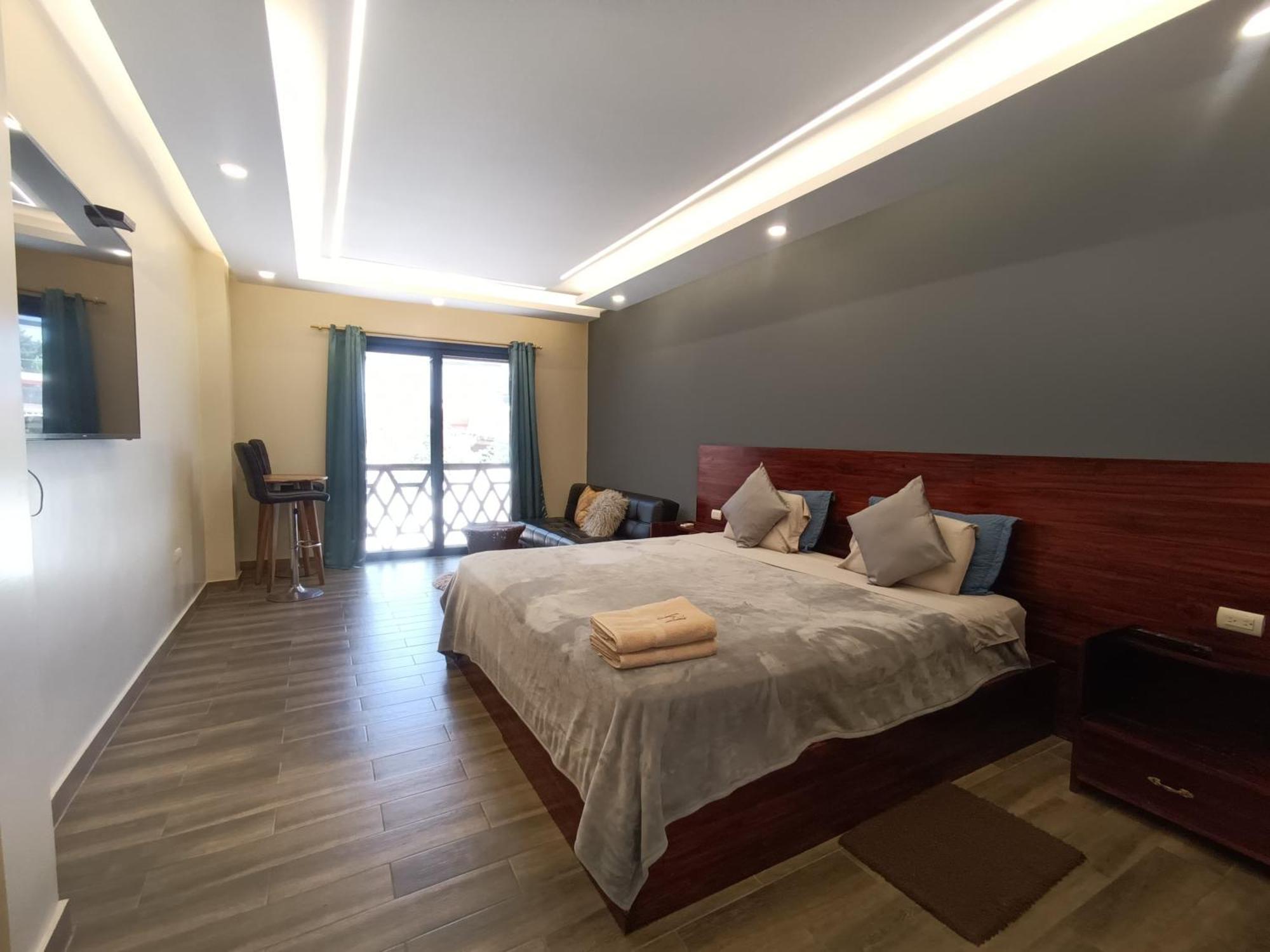 Hotel Berlin International ปูแอร์โตโลเปซ ภายนอก รูปภาพ