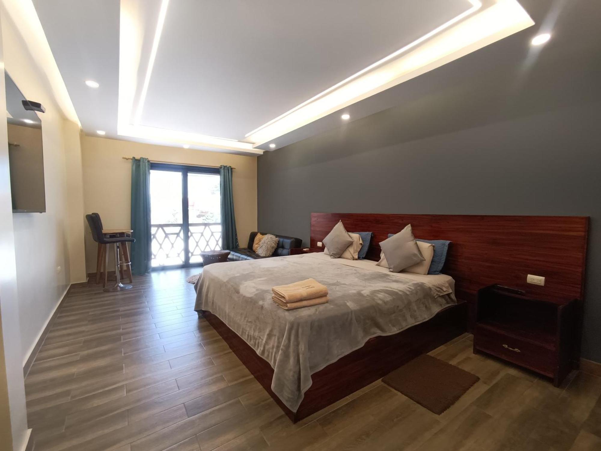 Hotel Berlin International ปูแอร์โตโลเปซ ภายนอก รูปภาพ